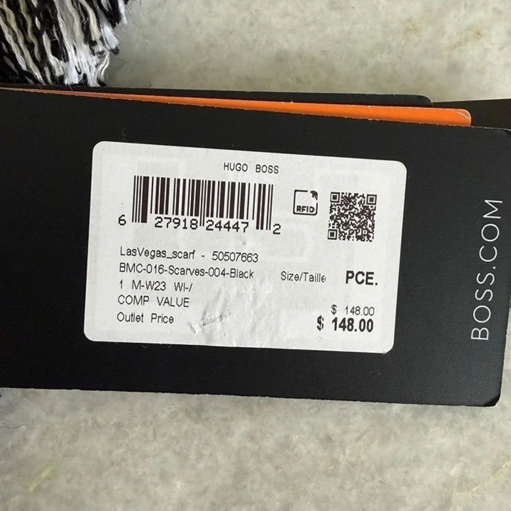 Hugo Boss X NFL RAIDERS Scarf, Wool-blend, new with tag, Made in‎ Italy